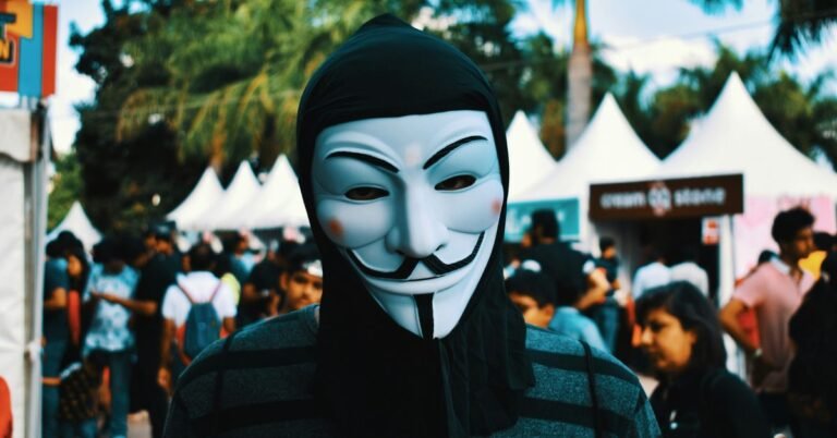Social Engineering: The Hackerโs Favorite Tool 4 Social Engineering: The Hackerโs Favorite Tool